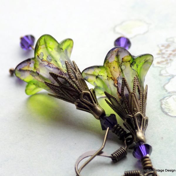 Lime and Purple Hand Painted Lucite Flower Earrings, Floral Boho Vintage Style