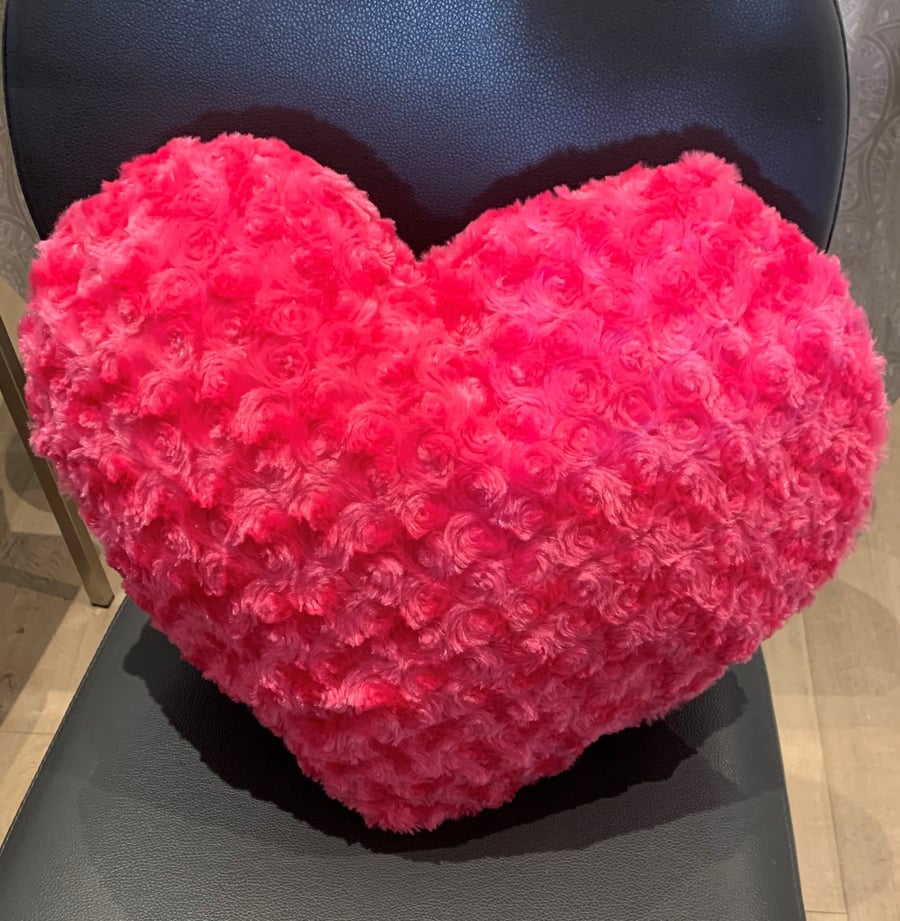 Cushion Heart shaped, covered in super soft rosebud effect Fuchsia Pink Plush