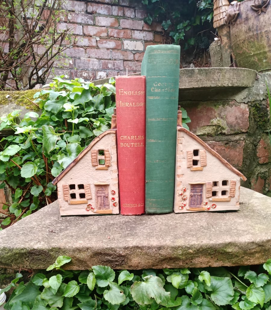  Ceramic Cottage Bookends