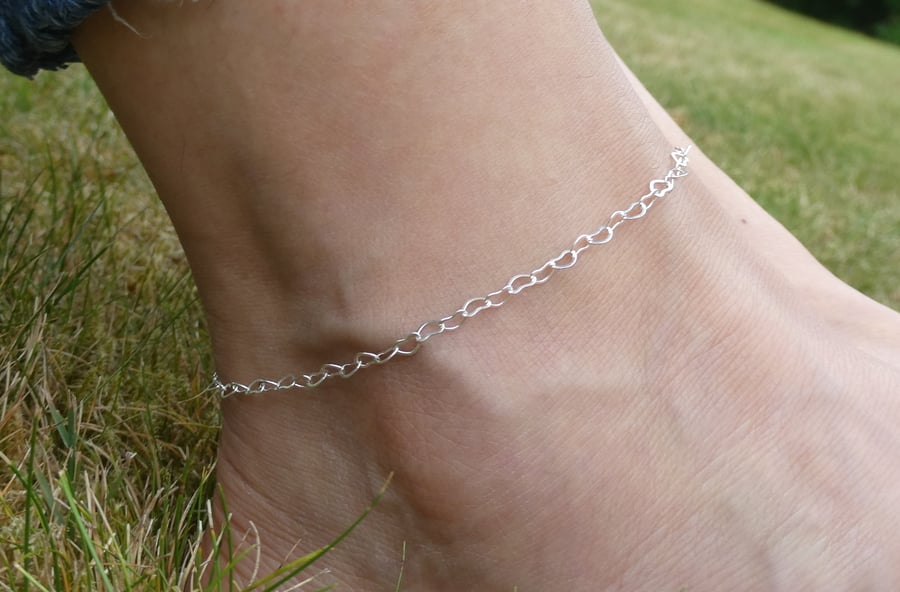 Sturdy 2024 ankle bracelet