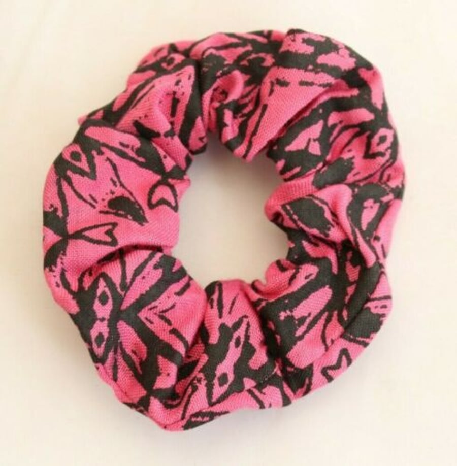 Elastic pink and black scrunchie geometric hand print,Eco hair accessory,gift
