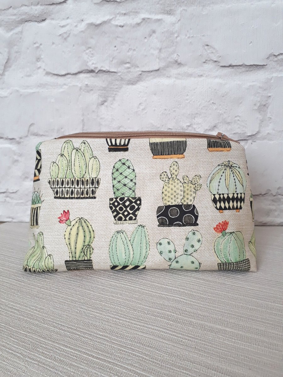 Cactus  make up bag, cactus cosmetic bag, make up storage