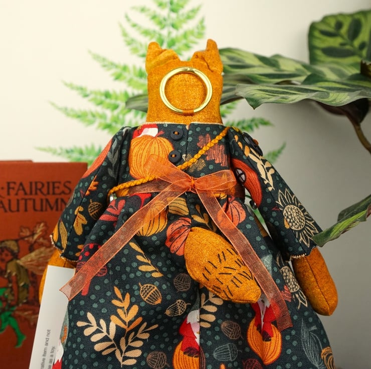Merulla A Fox Lady - Folksy