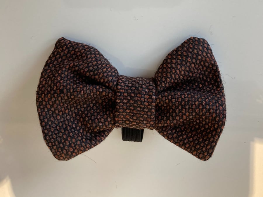 Lovely Fine  Brown Check Tweed Dog Bow Tie