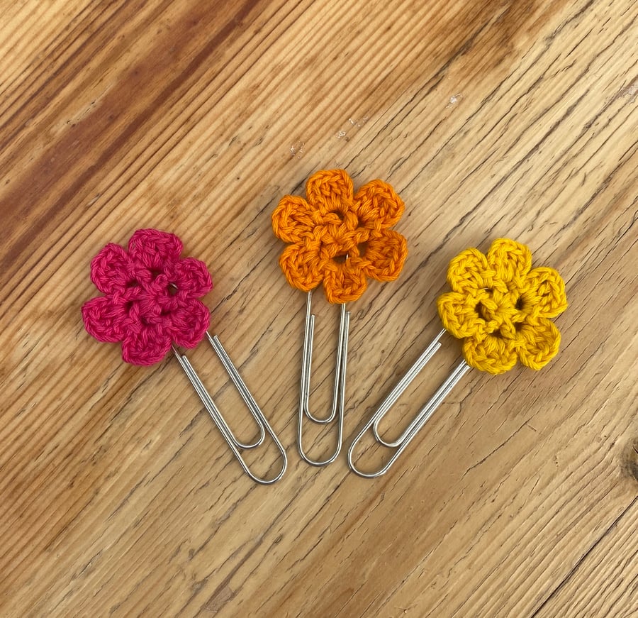 Set of 3 planner clips in bright pink, yellow and orange 