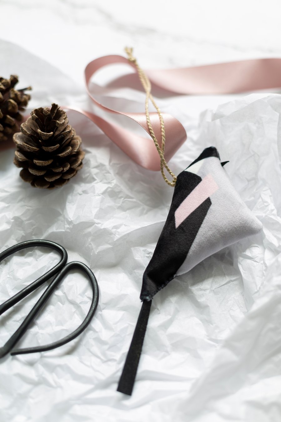 Bird Hanging Decorations - Velvet Long Tailed Tit