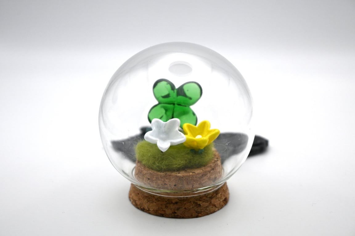 Glass four leaf clover garden