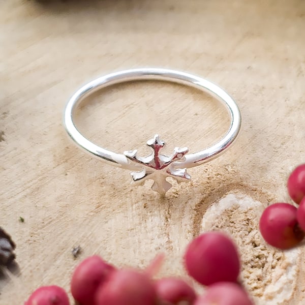 Snowflake Ring - Recycled Silver Stacking Ring