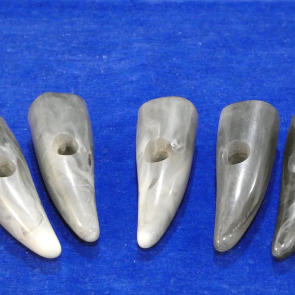 Set of 5 vintage acrylic toggles, grey horn effect