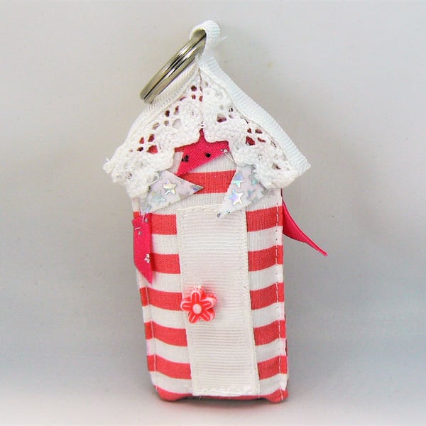 Beach hut keyring  (pink stripe with bunting) 