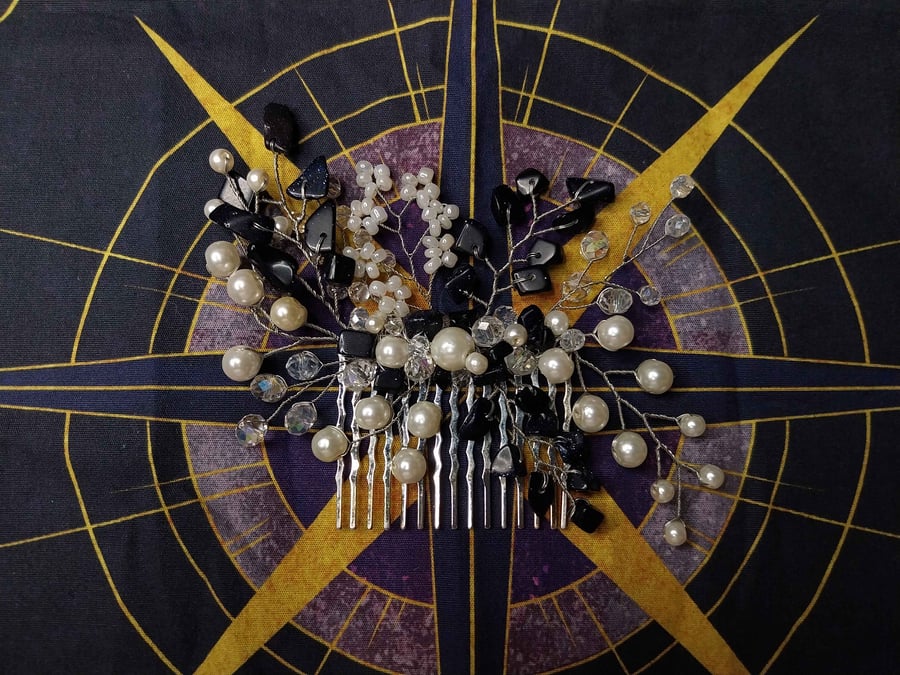 Blue sandstone hair comb