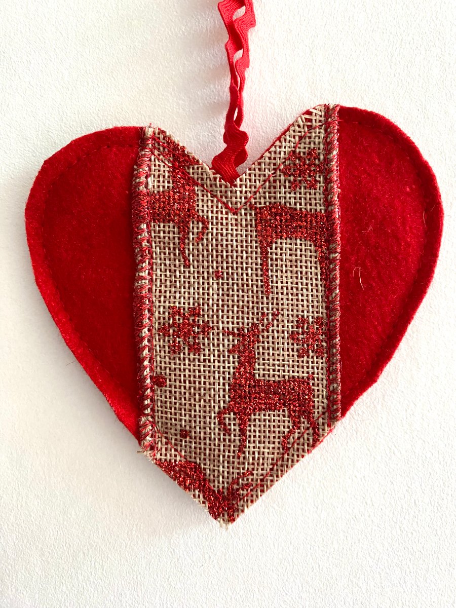 Christmas tree decoration, dress your tree plastic free