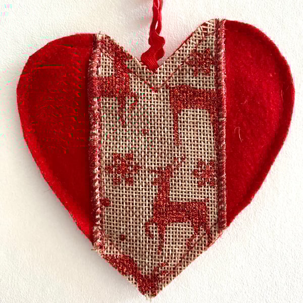 Christmas tree decoration, dress your tree plastic free