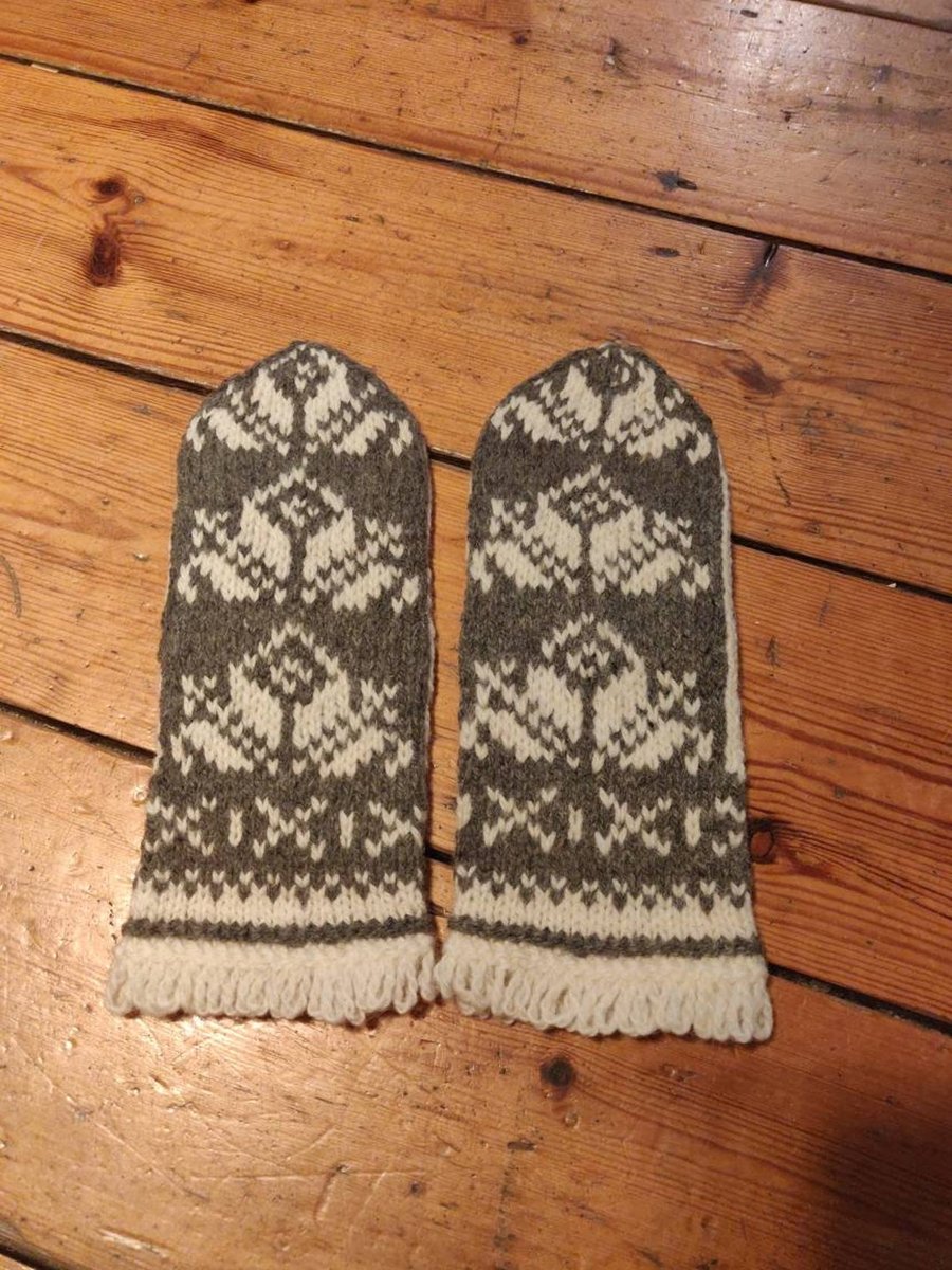 Hand knitted natural wool grey white traditional fairisle mittens