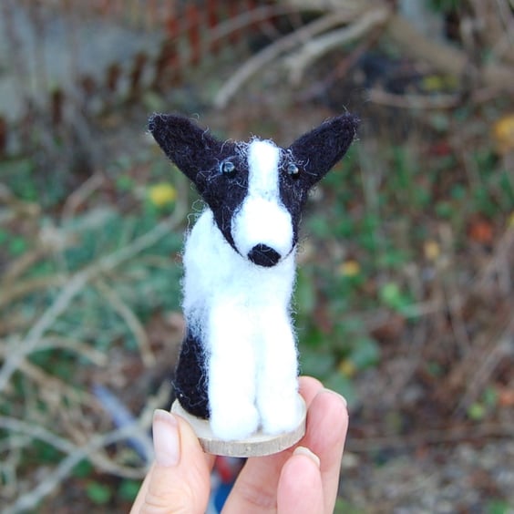  Needle felt white and black dog,  Border Collie sheep dog 10 cm tall
