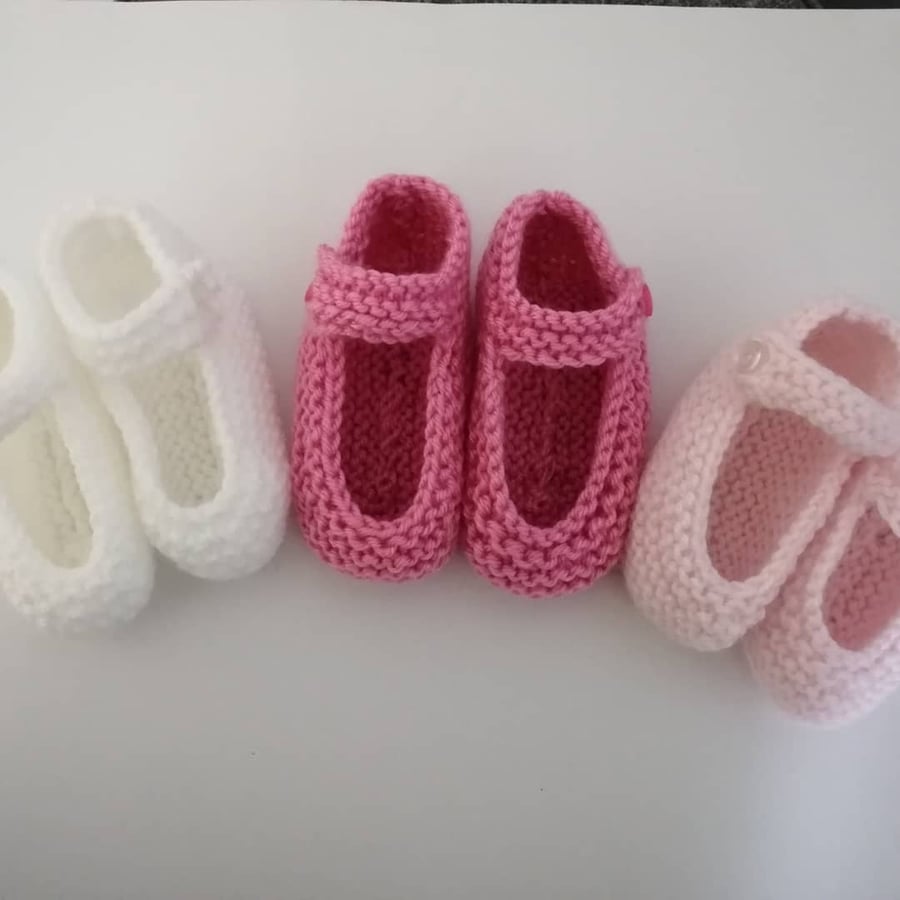 Hand knitted baby booties 0-6 months various colours available