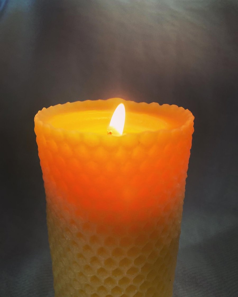 Beeswax Classic Honeycomb Cylinder Organic  Candle