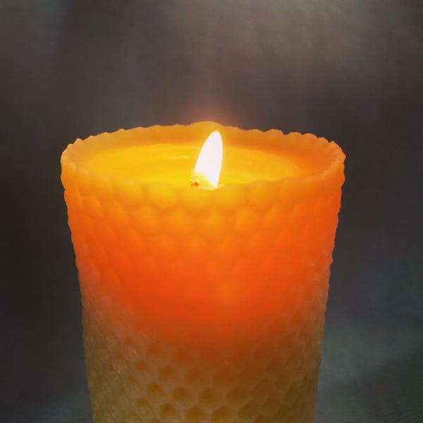 Beeswax Classic Honeycomb Cylinder Candle