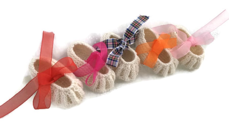 Cashmere baby slippers. Hand knitted slippers