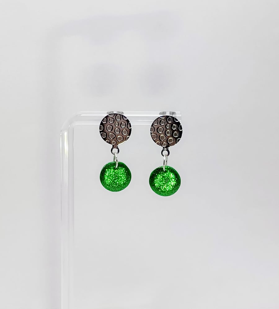 Emerald green sparkle small round dangle earrings      