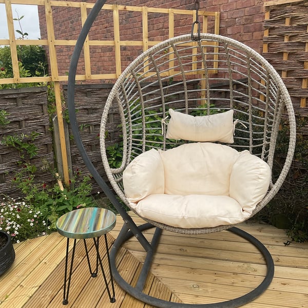 Bespoke 30 cm Round Outdoor Coastal Cottage Side Coffee Table Sandy Cove Pastels