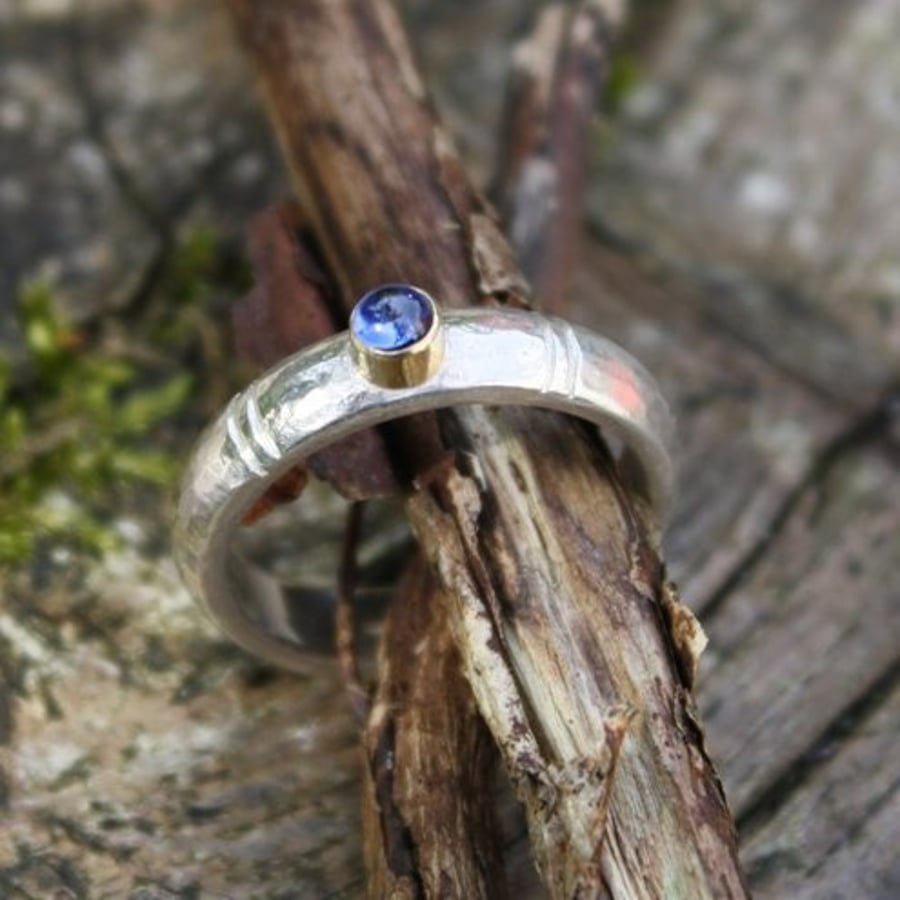 Silver Notched Ring with Sapphire