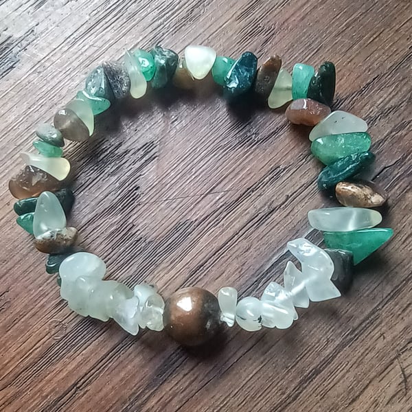 "Seaweed" - Crystal chip and bronze bead stretchy bracelet 