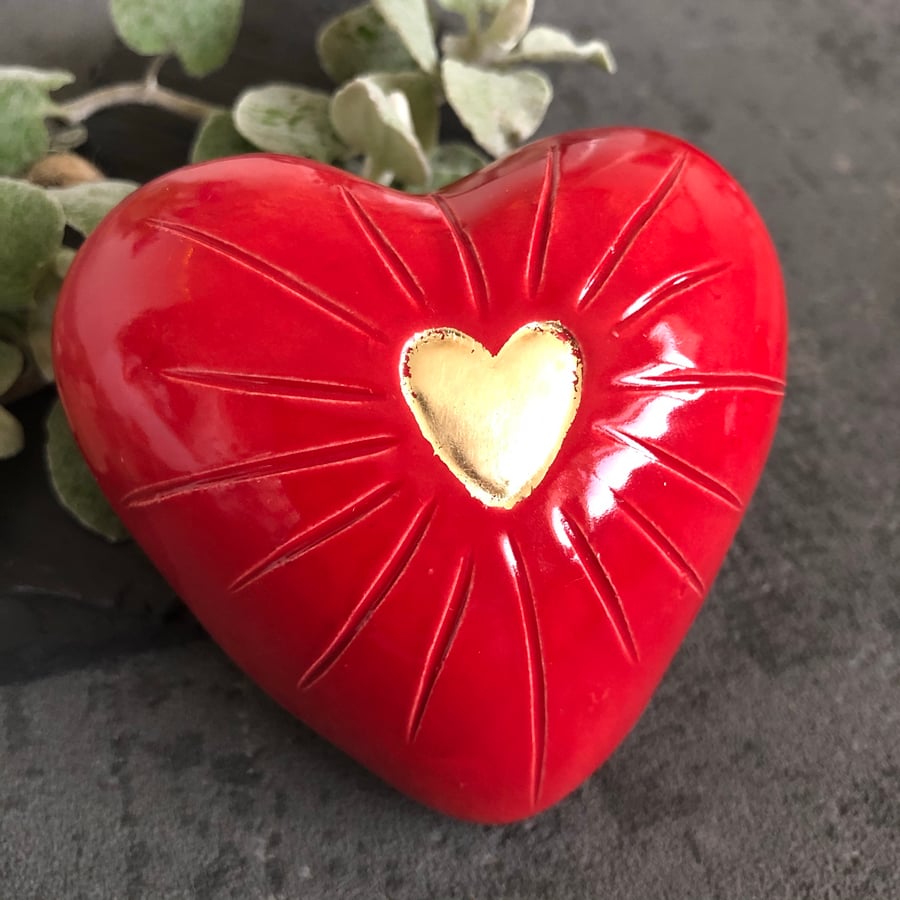 Ceramic heart pebble - red