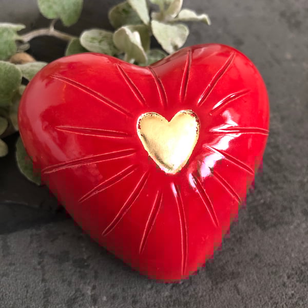 Ceramic heart pebble - red