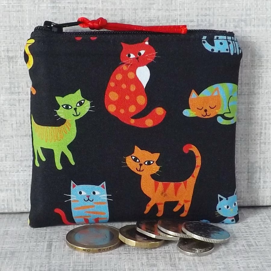 Small purse, coin purse, cats.