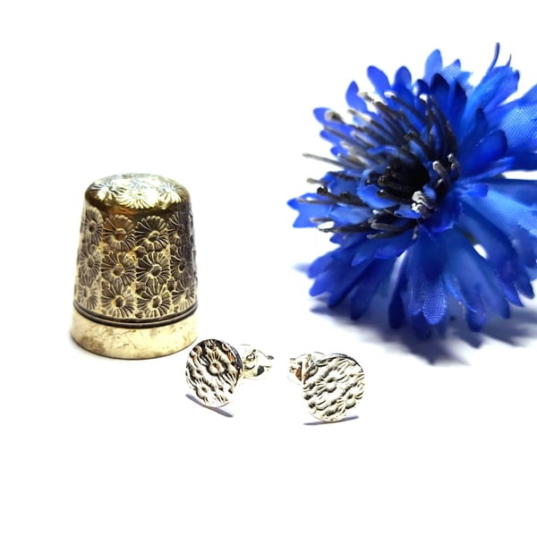 Silver Thimble Flower round stud earrings