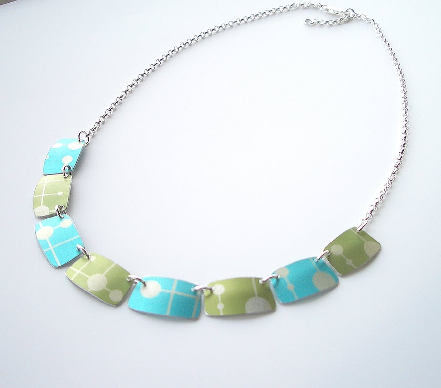 Mid century style necklace in turquoise and lime 