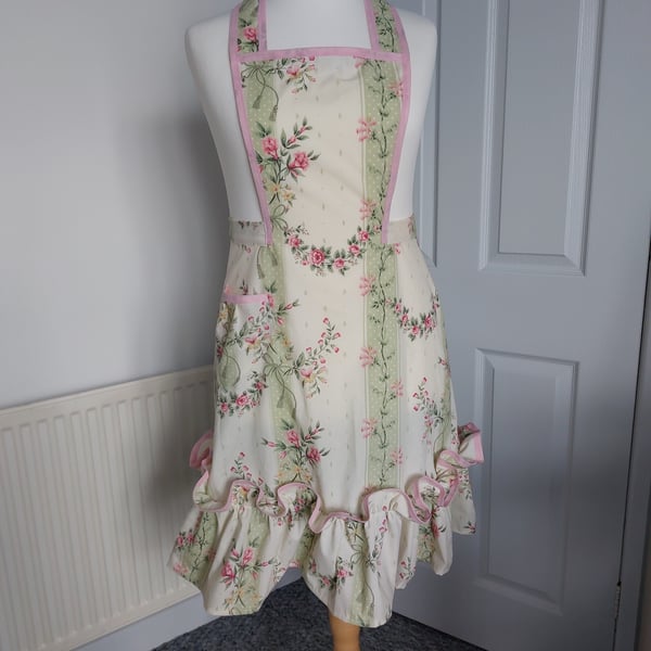 1940's retro style bib apron 
