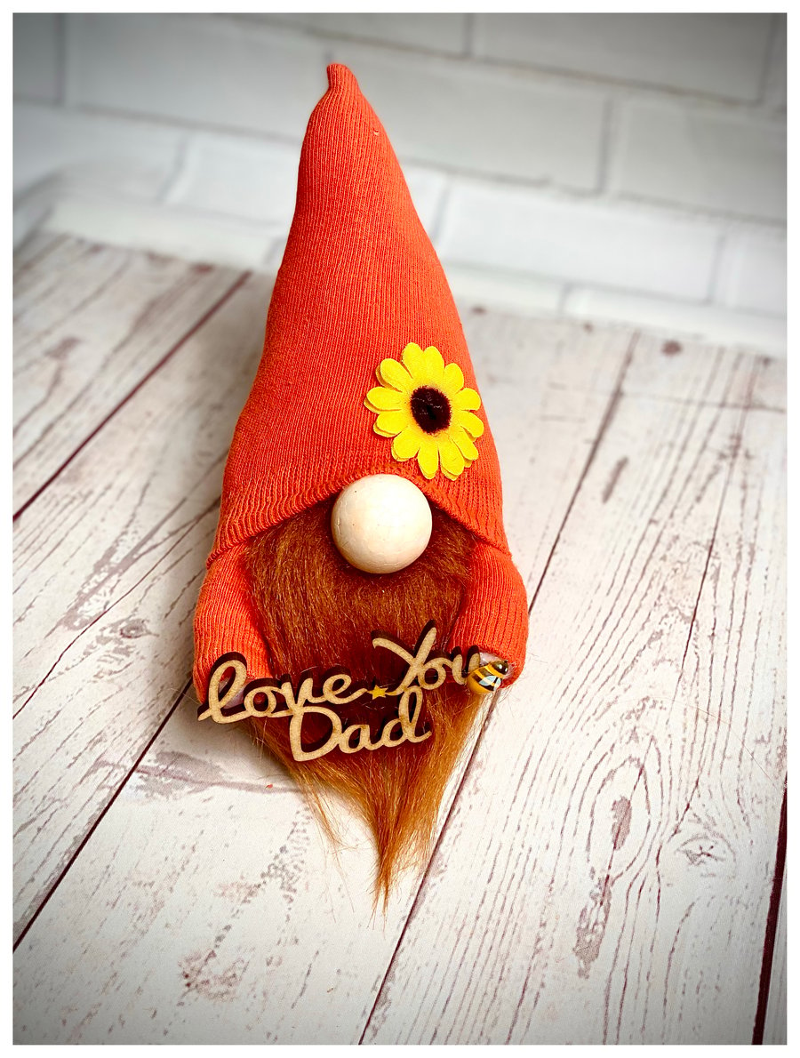Father’s Day Gnome with Sunflower and Plaque 