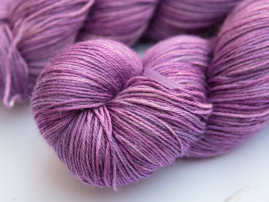 SALE : Delightful - silky baby alpaca 4 ply yarn
