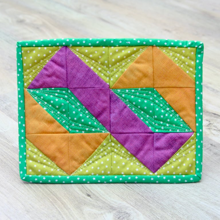 Green, Yellow and Purple Twisted Pole Mug Rug