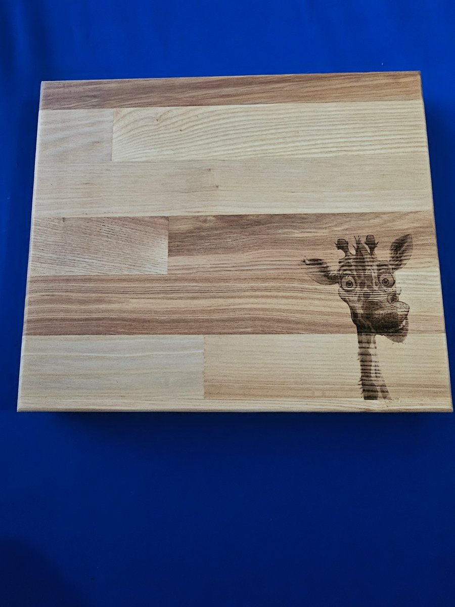 Beechwood Chopping Board crazy giraffe design 