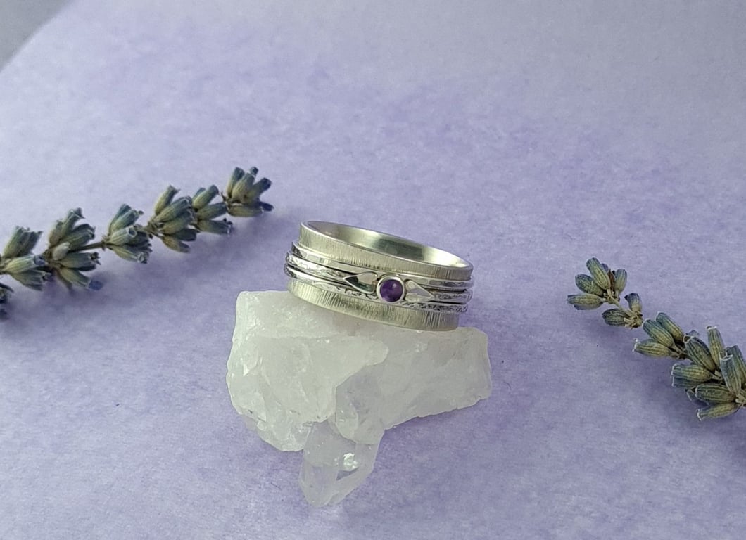 Amethyst spinner ring