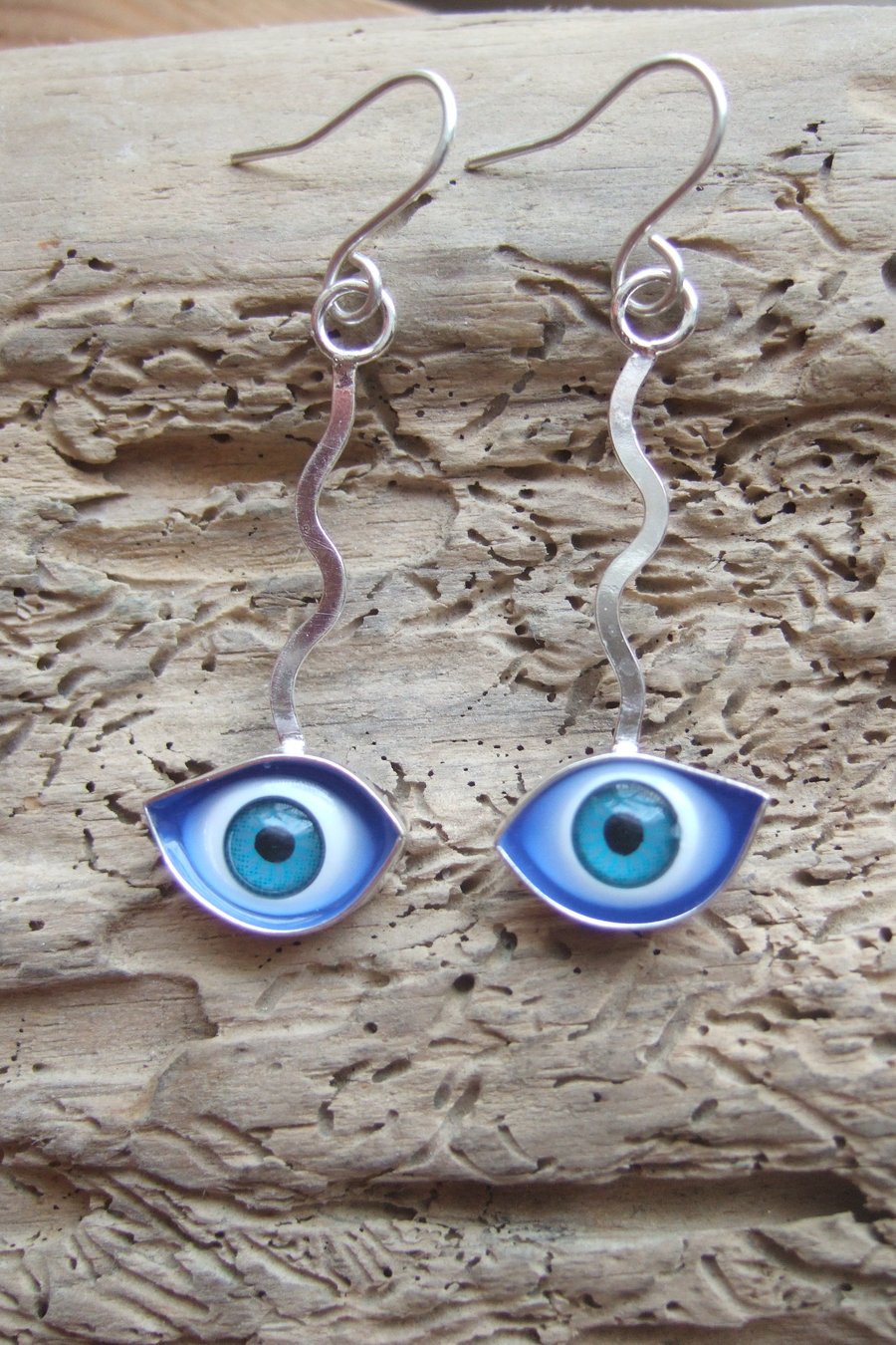 Wiggle Drop Eye Earrings