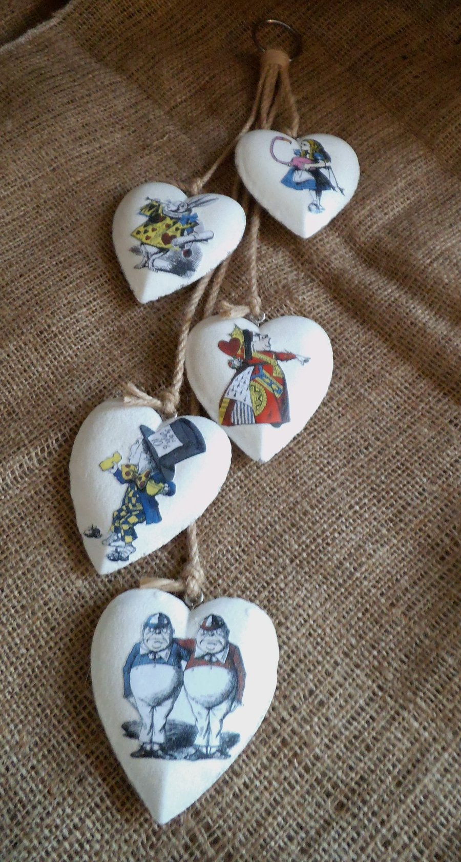 Alice In Wonderland Hanging Hearts Decoration Wooden Rustic Unusual 