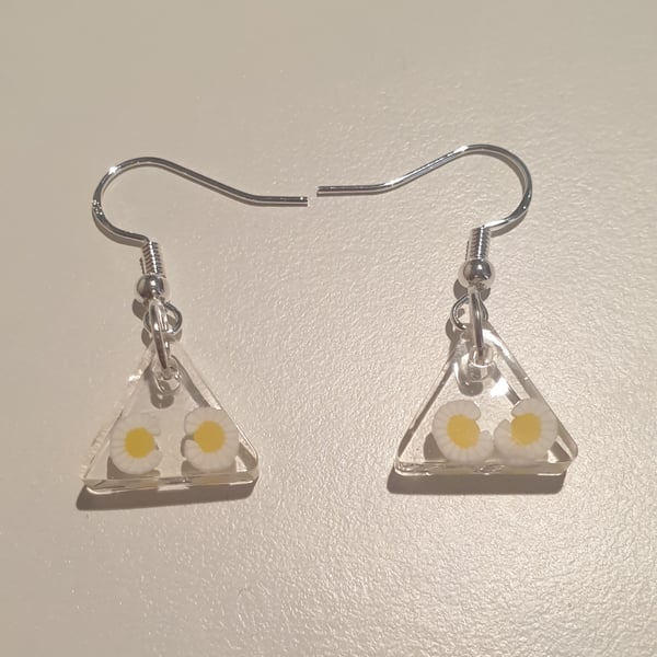 Triangle daisy flower resin earrings