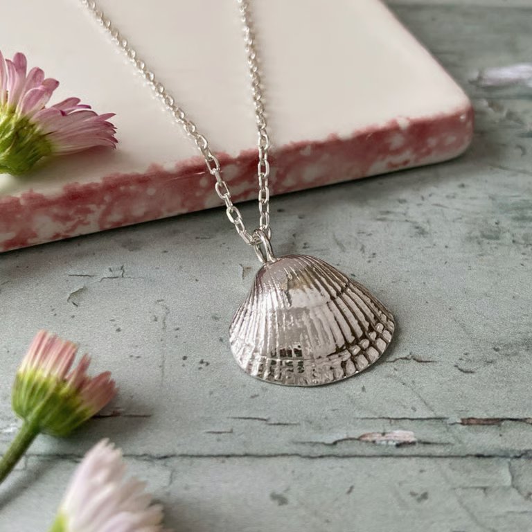 Silver Cockle Shell Necklace – Fine Silver Seashell Pendant