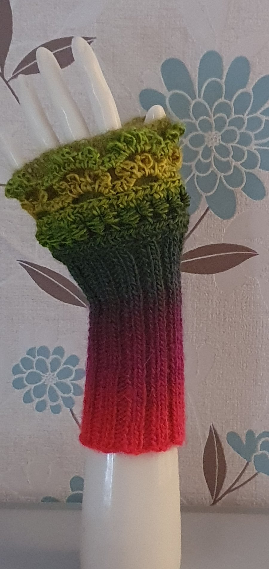 Gloves    Wristlets- Sunshine