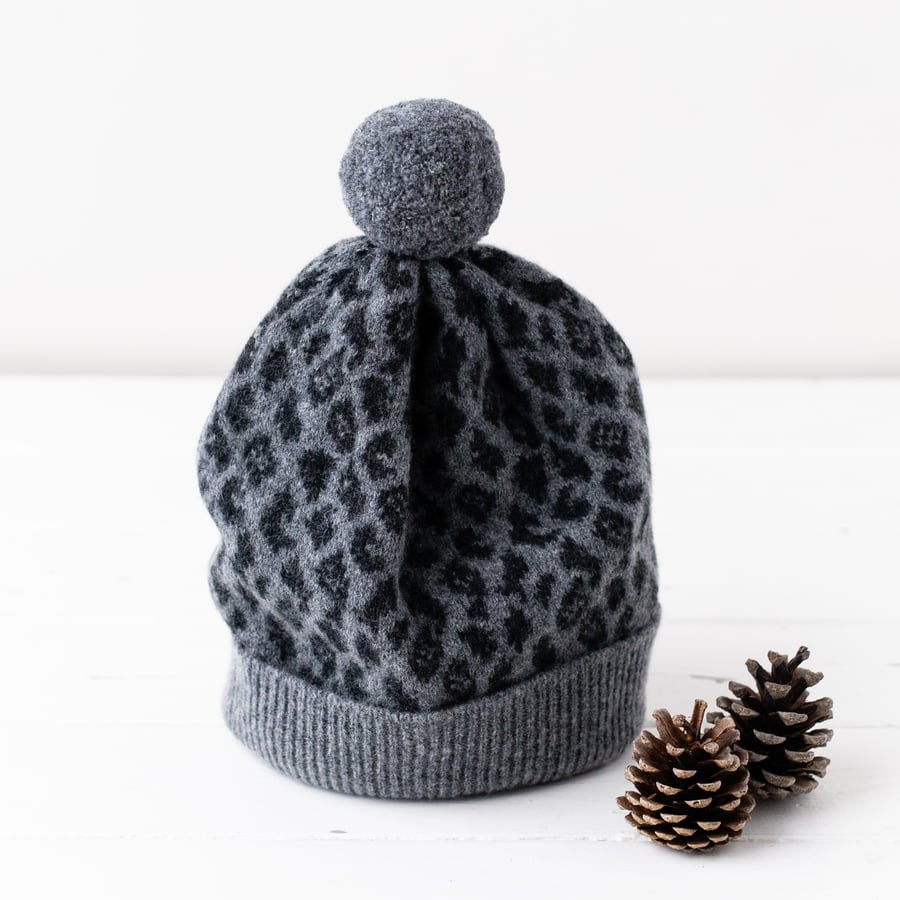Leopard knitted pom pom hat - grey