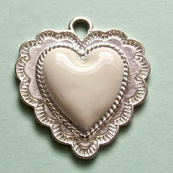  Destash:HEARTS: Small Scalloped Heart, Silver Metal with Raised Acrylic Centre