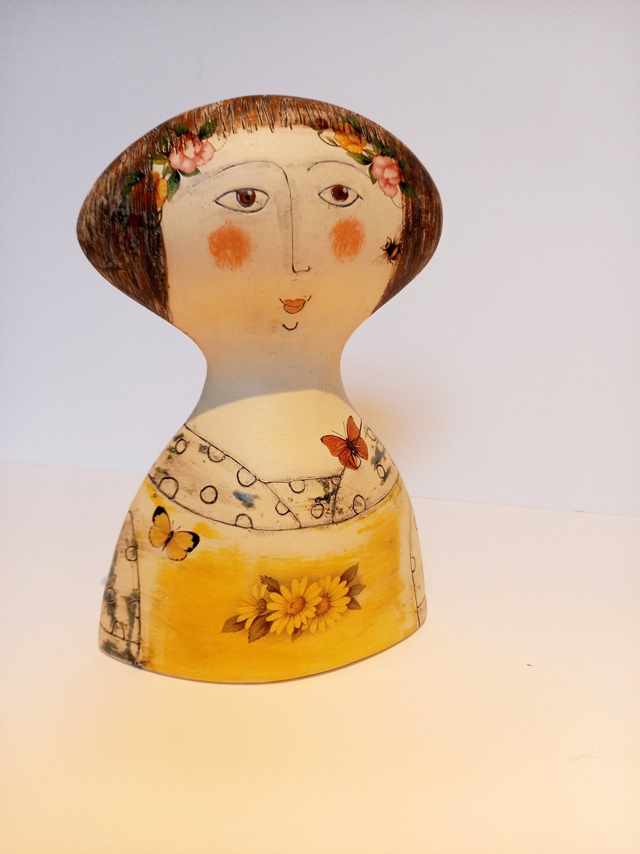 Figurative ceramic vase 