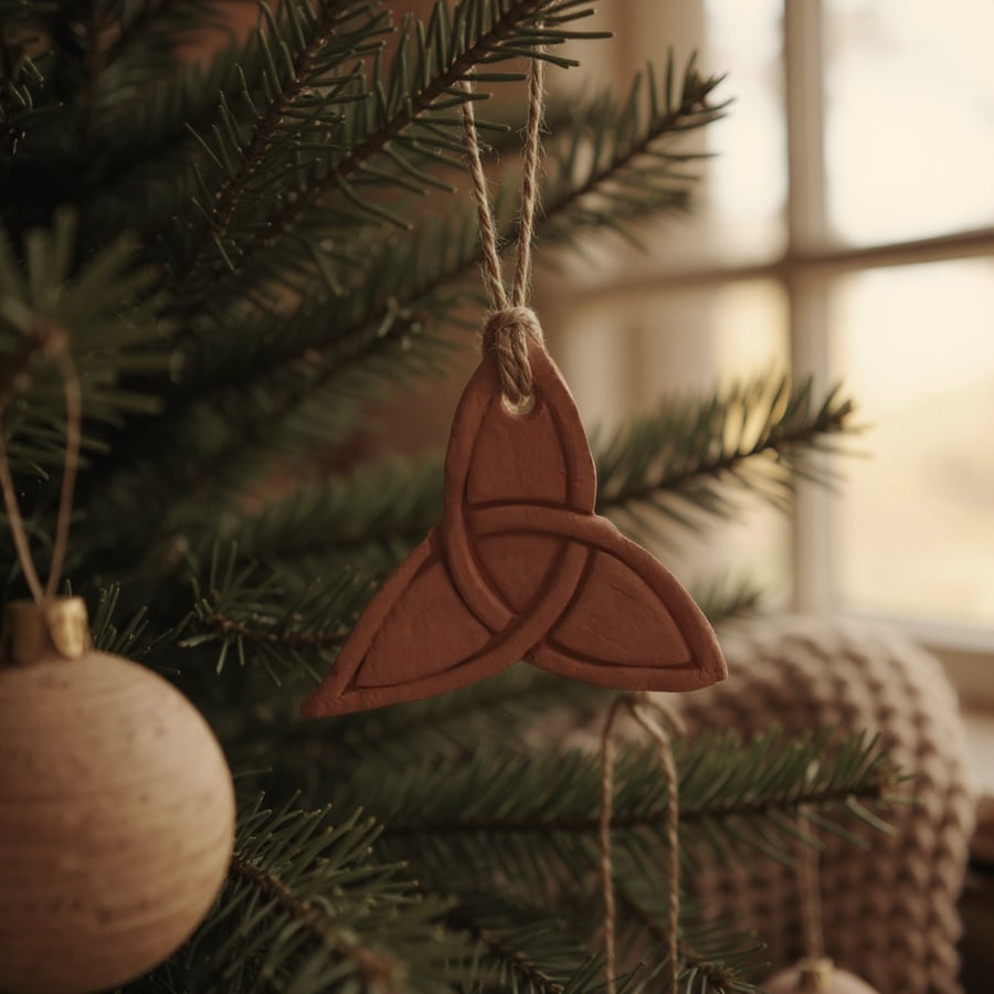 Triquetra Terracotta Hanging Aromatherapy Diffuser