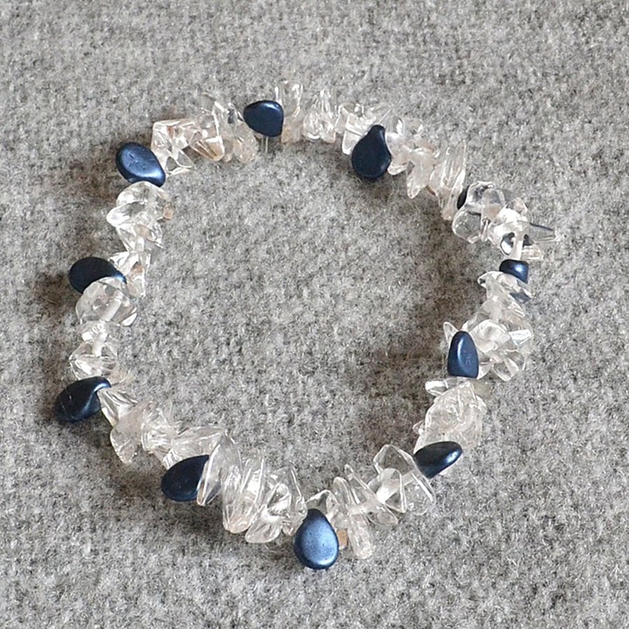 Clear Crystal Chip Children’s Elastic Bracelet with Blue Glass Pip Beads