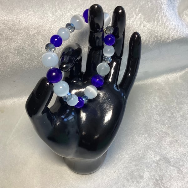 Stretch bracelet, blue and white, cat eye, bracelet.