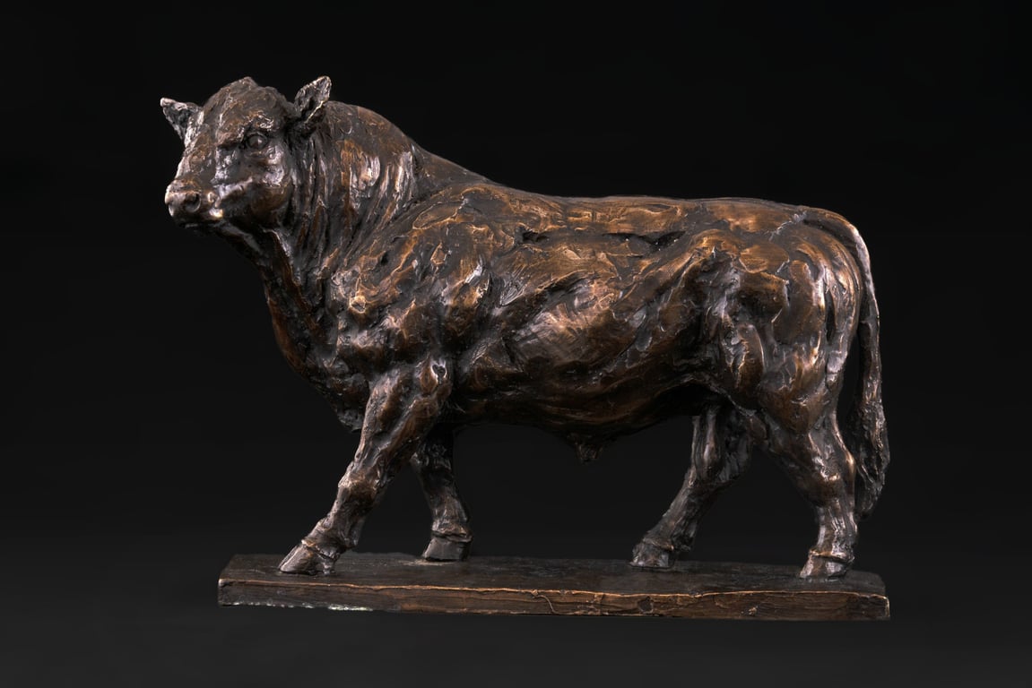 Foundry Bronze Walking Bull Animal Statue Small Bronze Metal Sculpture
